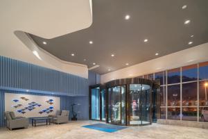 Lobbyn eller receptionsområdet på Holiday Inn Express Qingdao Innovation Park, an IHG Hotel