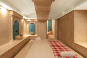 A bathroom at Crowne Plaza Istanbul Asia by IHG