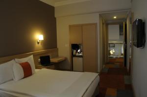 Televisyen dan/atau pusat hiburan di SV Business Hotel Diyarbakır