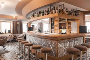 Hol lub bar w obiekcie Hotel Silvretta - im Sommer INKLUSIVE Super-Sommer-Card