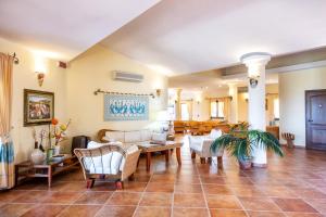 Posezení v ubytování Hotel Costa Caddu