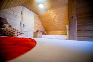 Posteľ alebo postele v izbe v ubytovaní Kedra Village