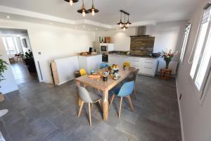 Dining area sa apartment