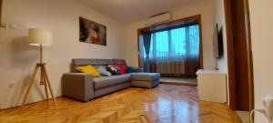Posezení v ubytování Riverside apartment