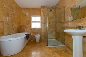 Un baño de The Dales