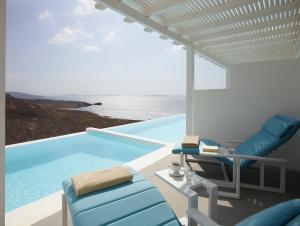 Bazén v ubytování Epic Blue Mykonos nebo v jeho okolí