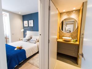 Voodi või voodid majutusasutuse Sitges Spaces Seaside Beach Flat- 4 Bedroom, 2 Bathroom, Terrace, Near Beach toas