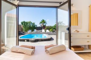 Πισίνα στο ή κοντά στο Villa Arriba