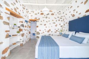 Imagen de la galería de FantaSea Luxury Suite, en Chóra Sfakíon 8 fotos más