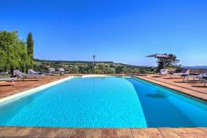 The swimming pool at or close to Casal Del Salice 10, Emma Villas
