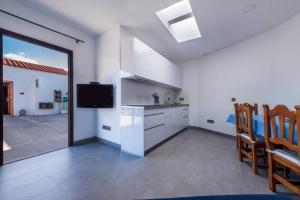 Casa con encanto的厨房或小厨房