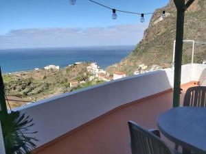 A balcony or terrace at Casa campo y Playa Taganana