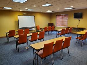 Gallery image of Holiday Inn Express Hotel & Suites Mattoon, an IHG Hotel in Mattoon