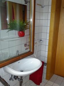 Łazienka w obiekcie Appartementhaus Kaltenbach-Stumm by PiaundDirk