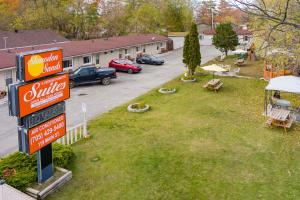Gallery image of Sharodon Sands Motel in Wasaga Beach