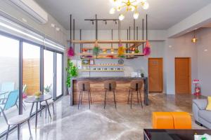 Uma área de estar em Huayu Homestay