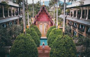 Ein Garten an der Unterkunft Burasari Phuket Resort & Spa
