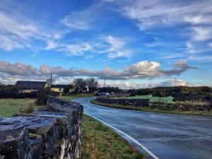 Afbeelding uit fotogalerij van Entire cosy home from home country retreat in Holyhead