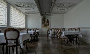 Restoran või mõni muu söögikoht majutusasutuses Hotel Consul