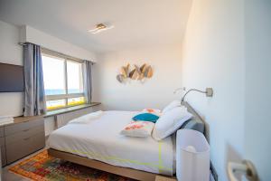 Ліжко або ліжка в номері High Standing with Incredible Old Antibes and Sea views