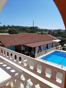 Πισίνα στο ή κοντά στο Splish Splash Apartments +21 φωτογραφίες
