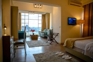 Μια τηλεόραση ή/και κέντρο ψυχαγωγίας στο Hotel Royal Marshal