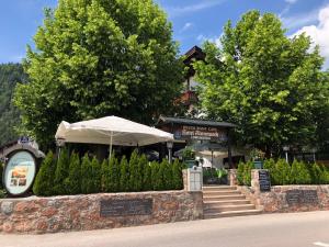 Vrt pred nastanitvijo Hotel Almrausch