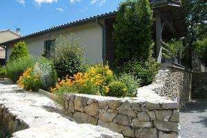 Galeriebild der Unterkunft Les Oliviers gîte grand confort au calme classé 3 étoiles in Balazuc
