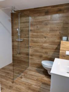 Koupelna v ubytování Apartamenty Lawendowy Zakątek 5 + 8 fotografií