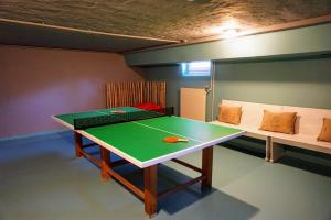 Instalaciones para jugar al ping pong en Jugendherberge Hörnum o alrededores