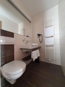Koupelna v ubytování Hotel Oberwirt Wangen
