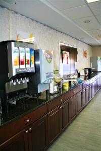 Quality Inn & Suites Kearneysville - Martinsburg 레스토랑 또는 맛집