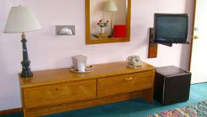 Et tv og/eller underholdning på Best Travel Inn Philipsburg