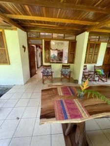 Posezení v ubytování Finca Isla Rainforest Retreat + 37 fotografií