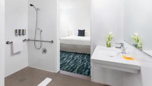 Ein Badezimmer in der Unterkunft YVE Hotel Miami
