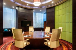 אזור ישיבה ב-Crowne Plaza Doha - The Business Park by IHG