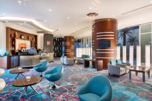 אזור ישיבה ב-Crowne Plaza Doha - The Business Park by IHG