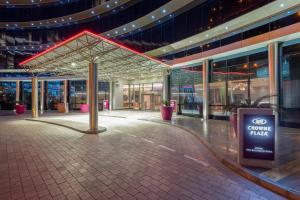 תמונה מהגלריה של Crowne Plaza Doha - The Business Park by IHG בדוחה