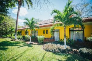Gallery image of Papagayo Golden Palms Beachfront Hotel in Culebra