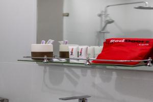 Fotografie z fotogalerie ubytování RedDoorz Plus @ Vantas Hotel Parbaba v destinaci Sinapuran