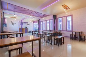 Gallery image of RedDoorz @ Cipanas Garut in Garut