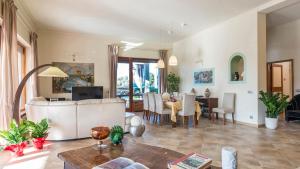 Η κουζίνα ή μικρή κουζίνα στο Il Renzito 8, Emma Villas