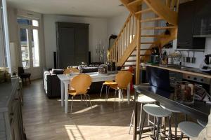 Gallery image of Au Charme d'Audierne -Appartement Vue sur le Port in Audierne