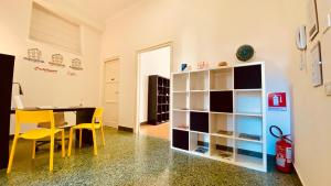 A seating area at Mamamia #Politeama
