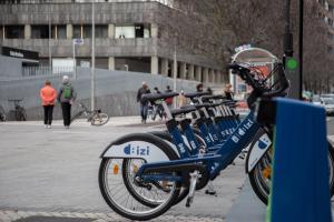 Montar en bicicleta en Cristina Enea Rooms o alrededores