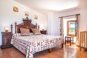 Postel nebo postele na pokoji v ubytování Finca ANGOIXES by Mallorca Villa Selection + 17 fotografií