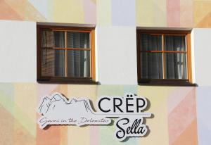 Majutusasutuses Crëp Sella olev sertifikaat, autasu, silt või muu dokument