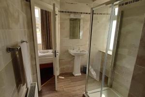 Ένα μπάνιο στο Brackloon Lodge-Brackluin