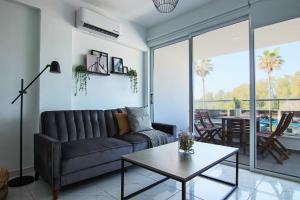 Foto da galeria de Phaedrus Living - Seaside Executive Flat Harbour 206 em Pafos