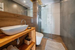 Kúpeľňa v ubytovaní Tamok Lifestyle Villa